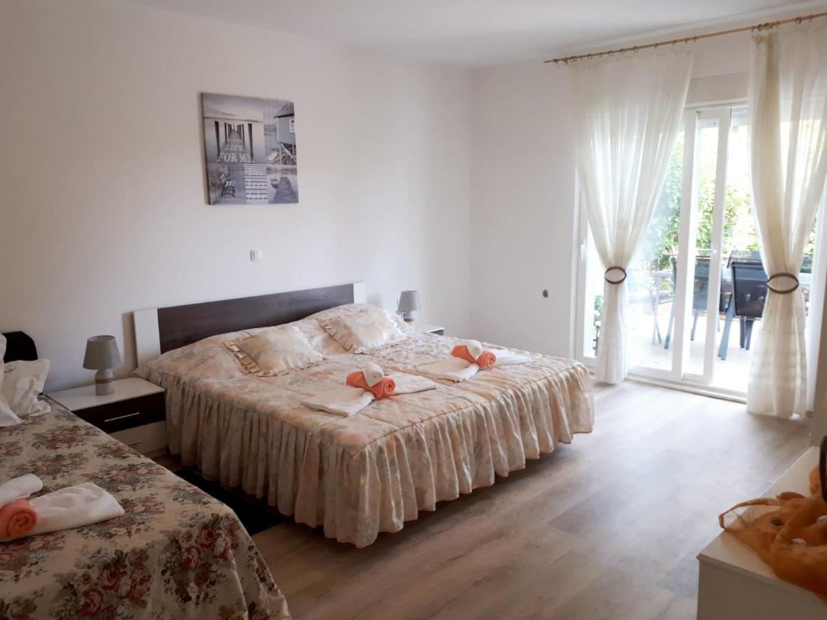 Apartmani Kulin 2 Kastela Exterior photo