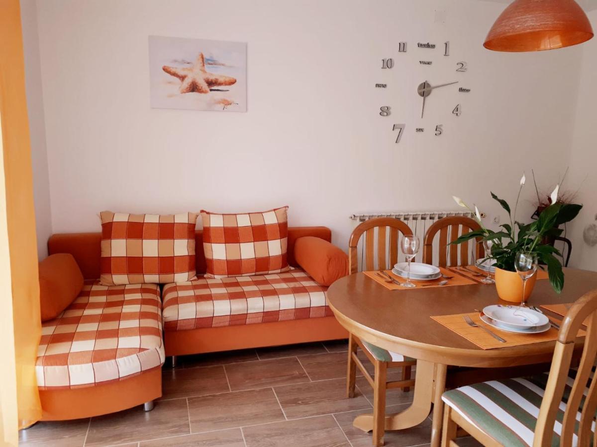 Apartmani Kulin 2 Kastela Exterior photo